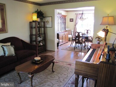 135 Hedgerow Dr, Souderton, PA 18964 - photo 4