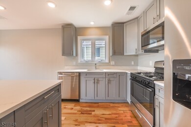 255 Chadwick Ave unit 2, Newark, NJ 07108 - photo 2