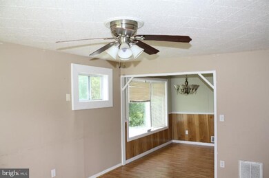 301 Ryan Rd, Glen Burnie, MD 21061 - photo 4
