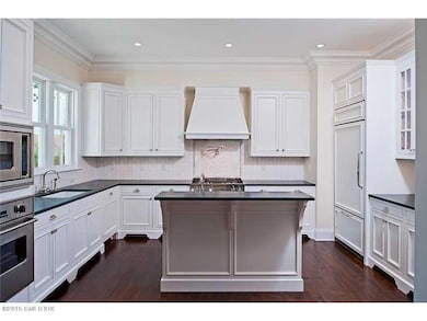 523 E Putnam Ave unit 1A, Cos Cob, CT 06807 - photo 2