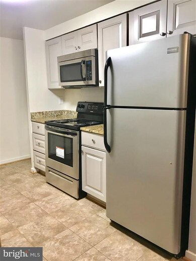 438 West Ct, Glen Burnie, MD 21061 - photo 3