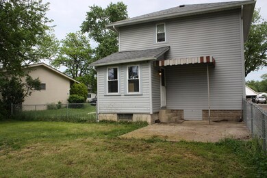 Fenced rear yard