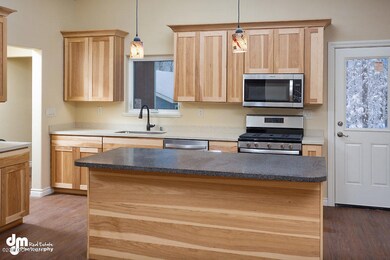 Kitchen_DMD_5798-SMALL