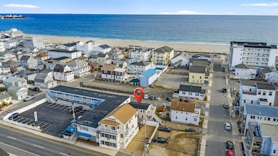 22 1/2 I St unit 2, Hampton, NH 03842 - photo 3