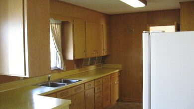 720 E Chestnut Hubbard 002