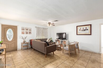 7802 W Mitchell Dr, Phoenix, AZ 85033 - photo 5