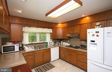 7533 Ridge Rd, Marriottsville, MD 21104 - photo 6