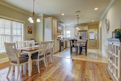 Dining/Kitchen