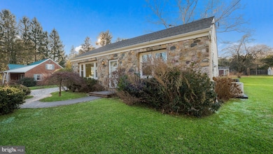 6532 Blue Church Rd S, Coopersburg, PA 18036 - photo 3