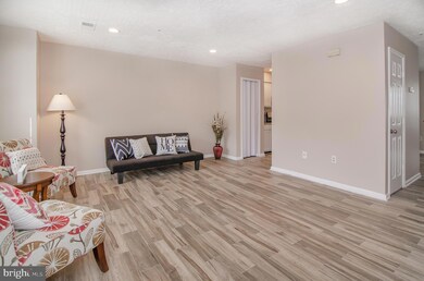 7246 Mahogany Dr, Hyattsville, MD 20785 - photo 2