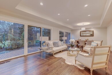 612 W Lyon Farm Dr unit 612, Greenwich, CT 06831 - photo 3