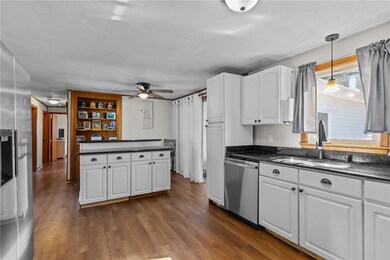 120 Mockingbird Dr, Cranston, RI 02920 - photo 2