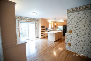 Eat in kitchen