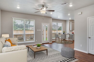 1003 Tomball Downs Dr, Tomball, TX 77375 - photo 4