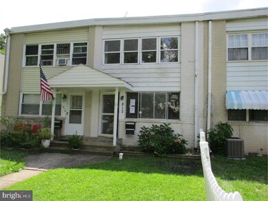 812 Wedgewood Dr, Lansdale, PA 19446 - photo 2