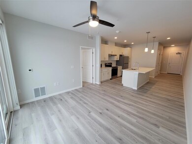 5905 Stagecoach Dr unit 3103, 3107, 3110, 32, West Des Moines, IA 50266 - photo 4