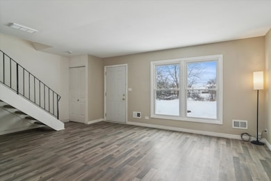 1850 Jamestown Cir unit 392, Hoffman Estates, IL 60169 - photo 7