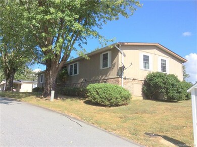 106 Cumberland Dr unit 28, Hendersonville, NC 28792 - photo 3