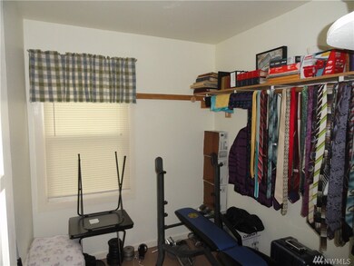 305 Cherry Rd, Winlock, WA 98596 - photo 5