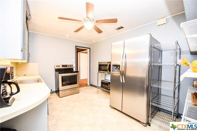 402 N 4th St, Copperas Cove, TX 76522 - photo 4