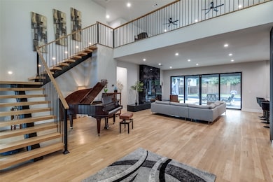 13693 Peyton Dr, Dallas, TX 75240 - photo 3