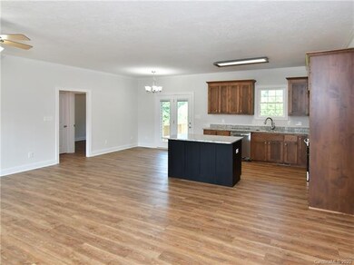 125 Stallion Ln, Statesville, NC 28625 - photo 2