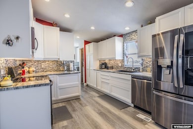 3858 Sand Drift Cir, Evansville, WY 82636 - photo 4