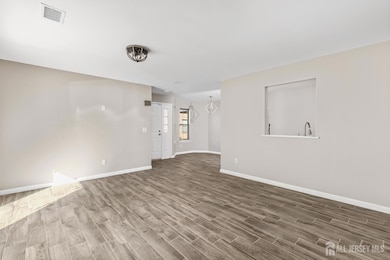 2301 Bayhead Dr, Parlin, NJ 08859 - photo 6