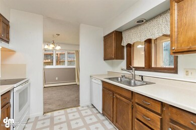 19-Unit 2 Kitchen 20200821-DW-9131