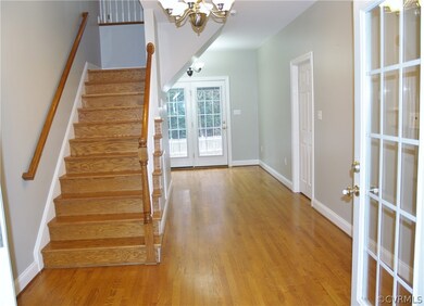 24' x 10' Center Hall with Hardwood Floors