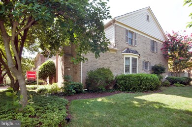 10829 Brewer House Rd, Rockville, MD 20852 - photo 2