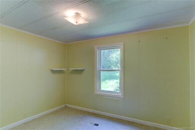 305 Meadowbrook Ct, Hendersonville, NC 28792 - photo 4