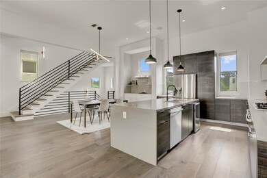 315 E 2nd St, Houston, TX 77007 - photo 6