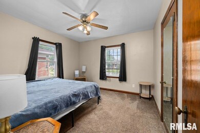 1451 E High St, Davenport, IA 52803 - photo 7