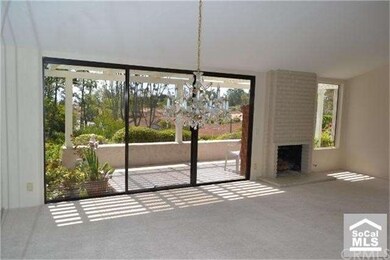 Livingroom with fireplace