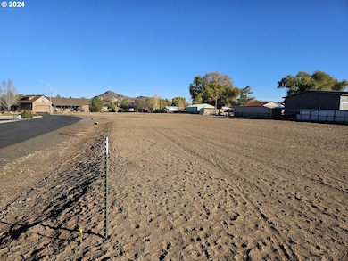 240 NW Saddle Ridge Loop, Prineville, OR 97754 - photo 2