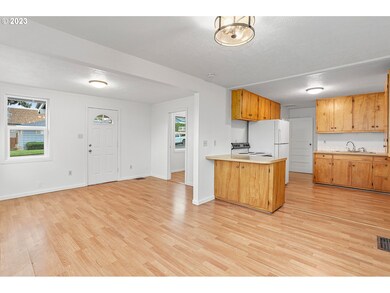 1401 Jordan St, the Dalles, OR 97058 - photo 5