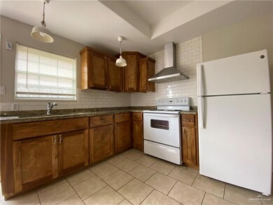616 Jade St unit B, Edinburg, TX 78541 - photo 3
