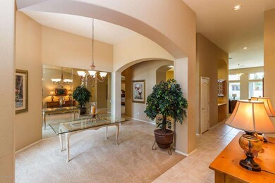 004_DINING ROOM & ENTRYWAY