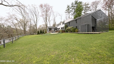 83 Burning Tree Rd, Greenwich, CT 06830 - photo 3