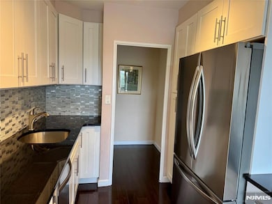 Horizon House unit 604, Fort Lee, NJ 07024 - photo 6