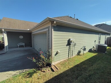 6023 Lynwood Banks Ln, Houston, TX 77092 - photo 3