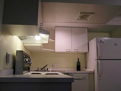 9 Shoreham Ct unit 2, Pawtucket, RI 02860 - photo 4