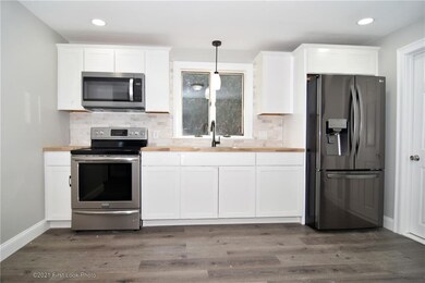 135 Randolph Ave, Tiverton, RI 02878 - photo 4
