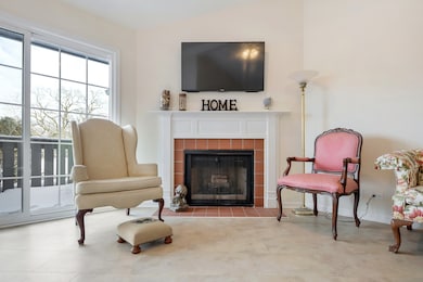 1907 Gresham Cir unit D, Wheaton, IL 60189 - photo 6