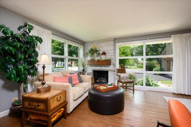 207 S Poplar Ave, Elmhurst, IL 60126 - photo 7