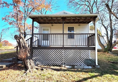 822 N Holden St, Warrensburg, MO 64093 - photo 2