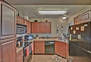 Venetian Cozy Kitchen