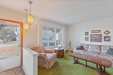 26032 Falmouth Dr, Warren, MI 48089 - photo 3