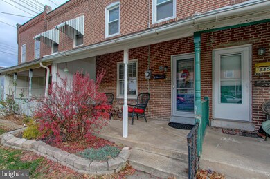 347 W 5th St, Lansdale, PA 19446 - photo 2
